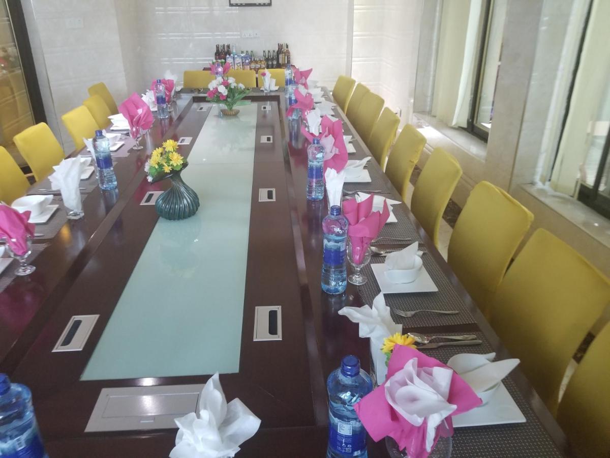 Star City Hotel Dar es Salaam Eksteriør billede